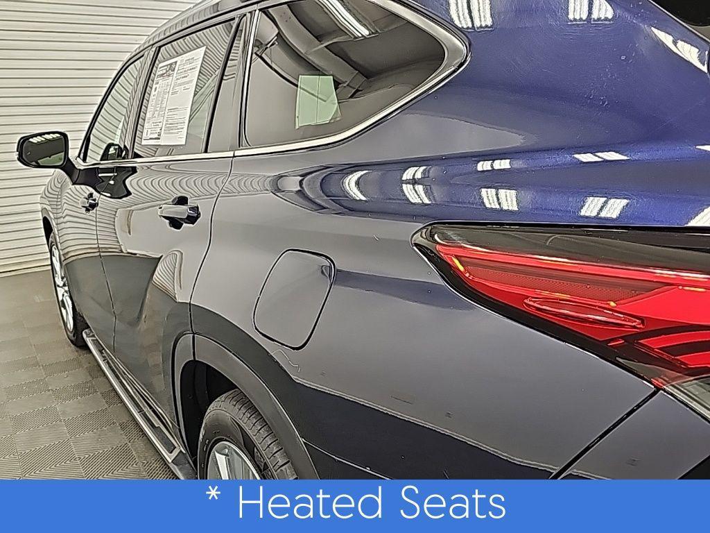 used 2023 Toyota Highlander car, priced at $34,500