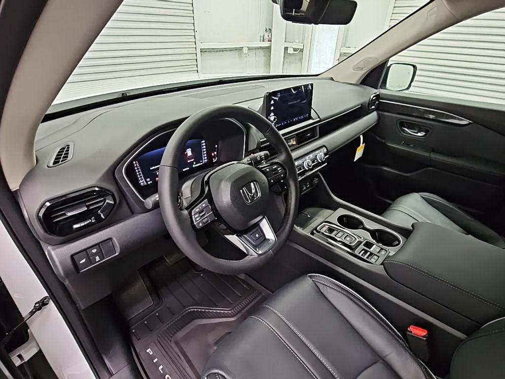 new 2025 Honda Pilot car, priced at $55,760