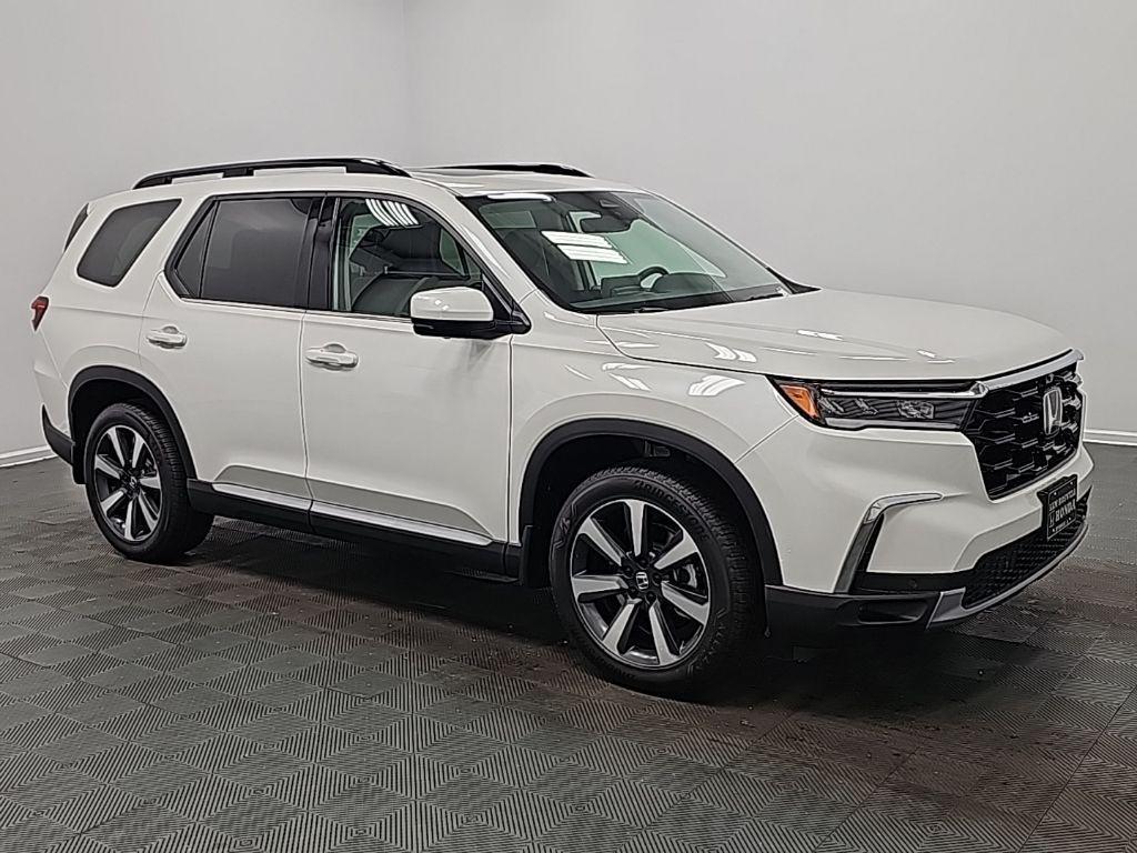 new 2025 Honda Pilot car, priced at $55,760