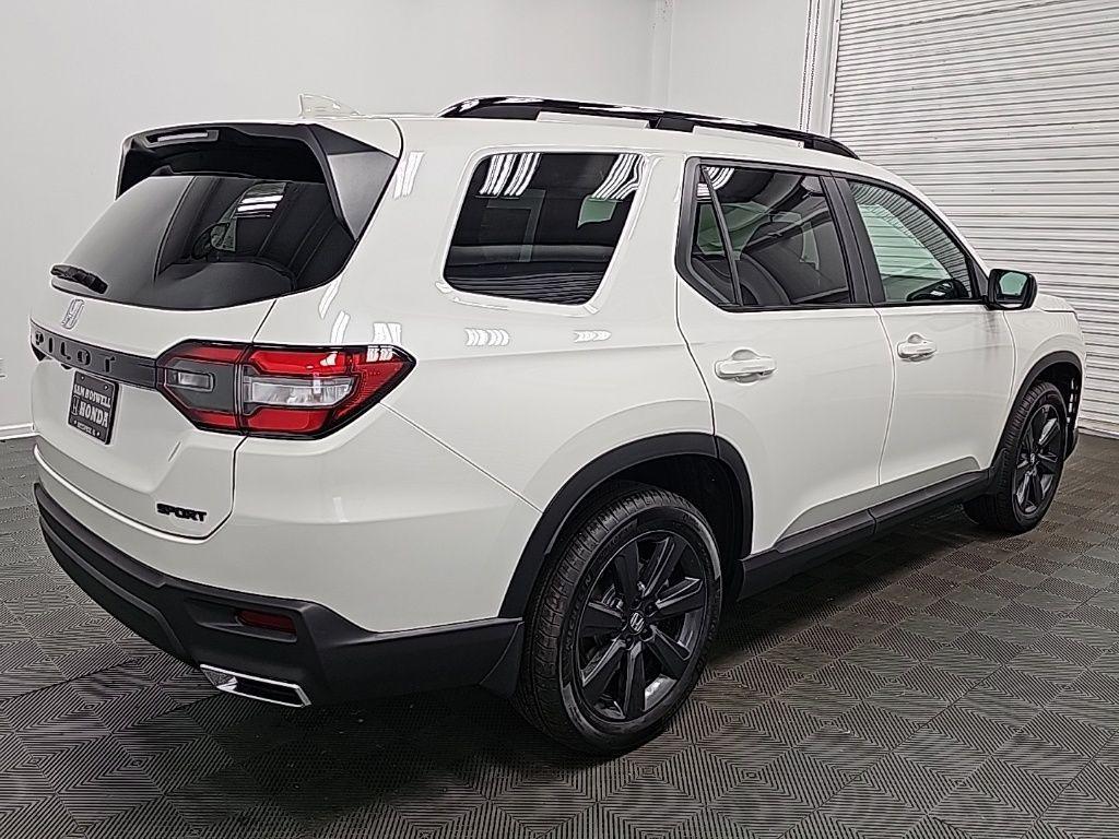 new 2025 Honda Pilot car, priced at $44,250