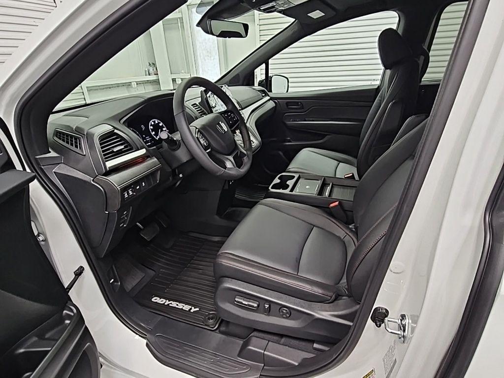 new 2026 Honda Odyssey car, priced at $45,095