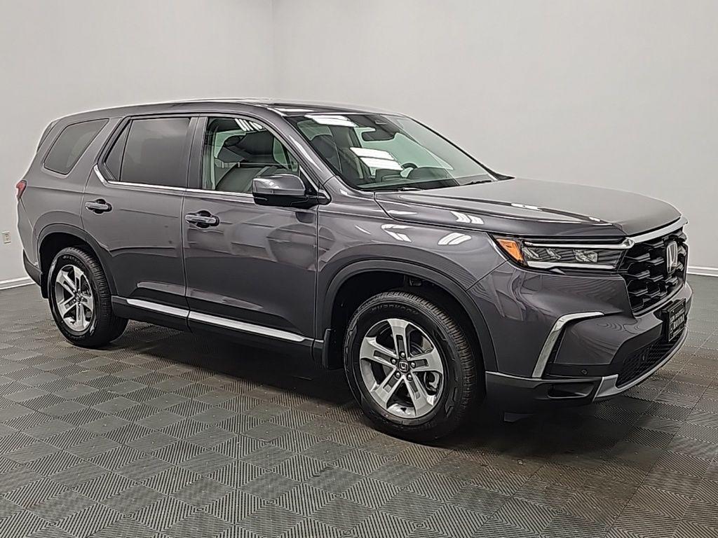 new 2025 Honda Pilot car, priced at $44,245