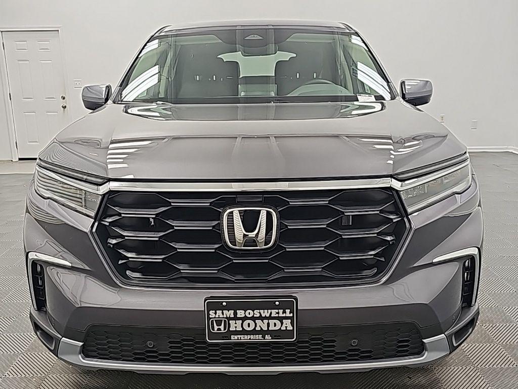 new 2025 Honda Pilot car, priced at $44,245
