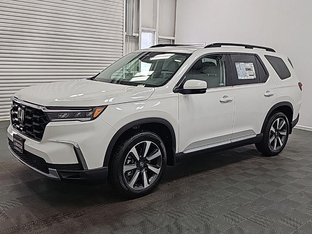 new 2025 Honda Pilot car, priced at $48,700