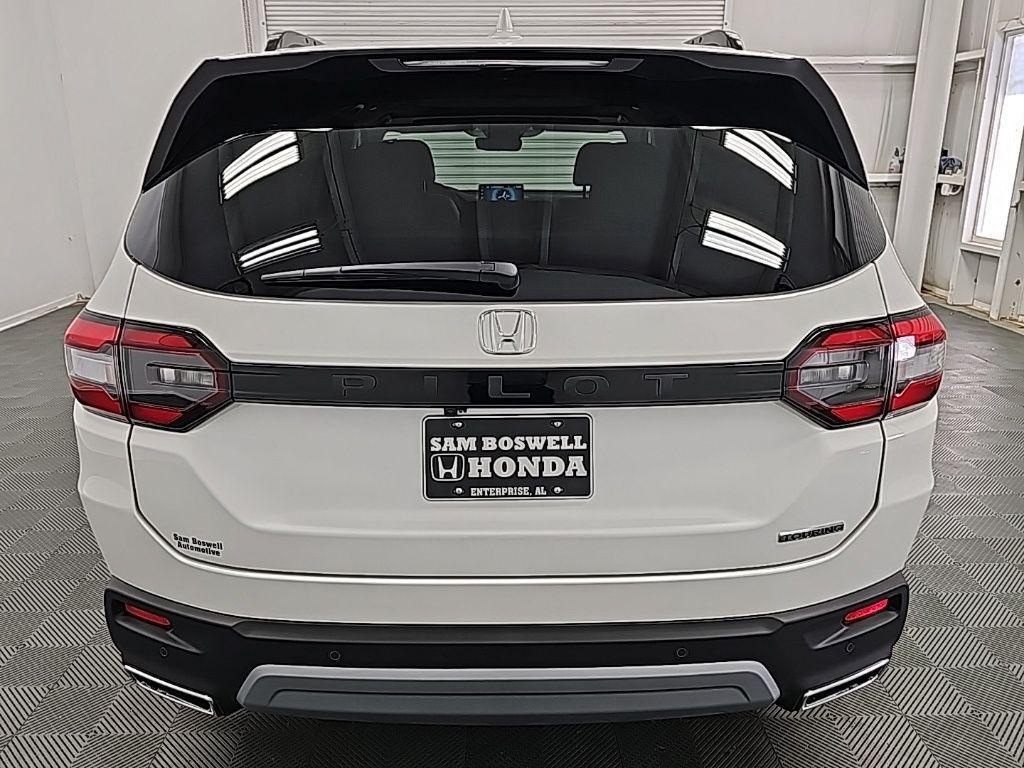 new 2025 Honda Pilot car, priced at $48,700