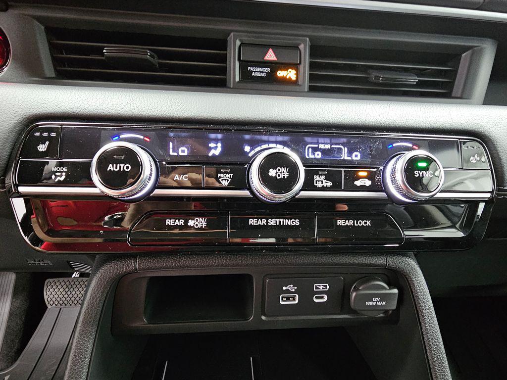 new 2025 Honda Pilot car, priced at $44,245