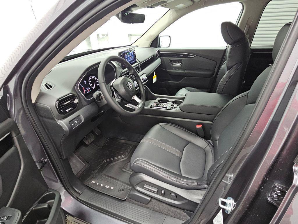 new 2025 Honda Pilot car, priced at $44,245