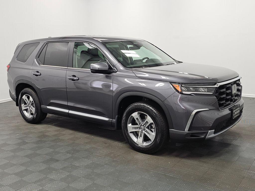 new 2025 Honda Pilot car, priced at $44,245