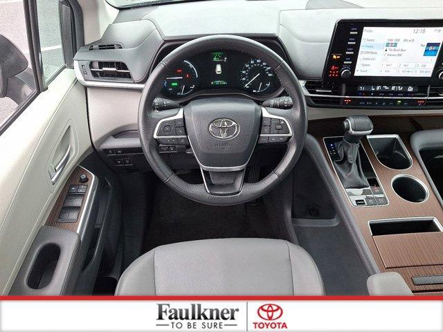 used 2024 Toyota Sienna car, priced at $38,811
