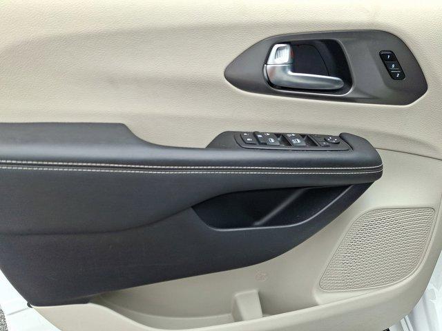 used 2024 Chrysler Pacifica car, priced at $27,241