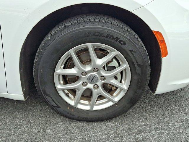 used 2024 Chrysler Pacifica car, priced at $27,241