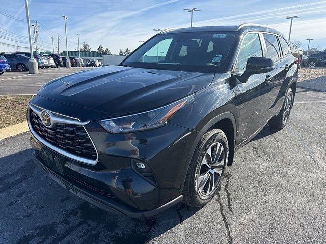 used 2024 Toyota Highlander car, priced at $35,587
