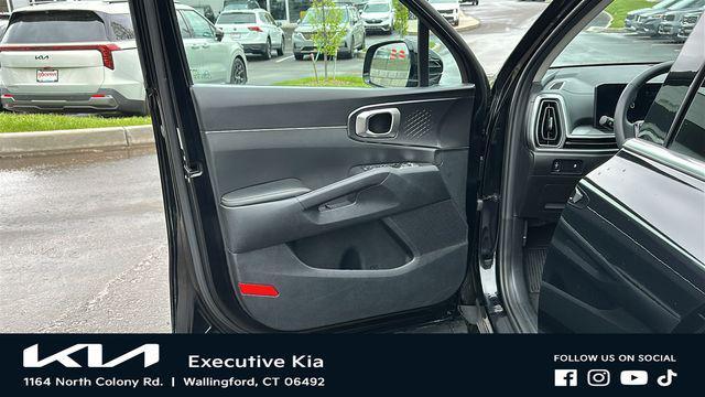 used 2024 Kia Sorento car, priced at $31,679