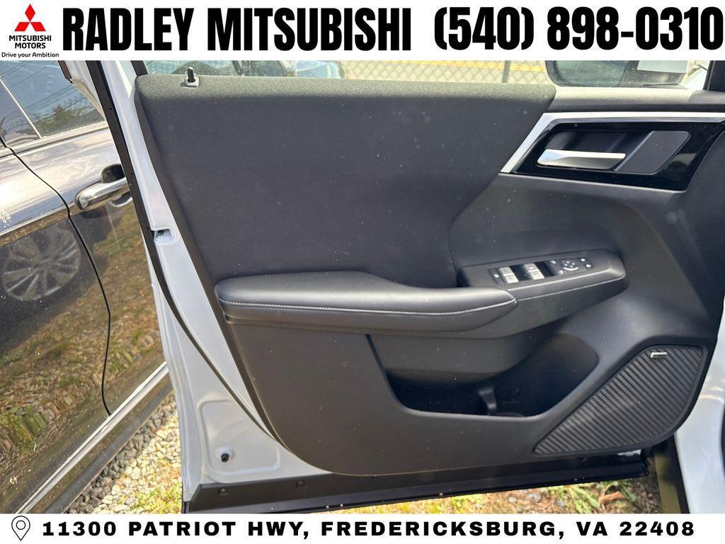 new 2026 Mitsubishi Outlander car, priced at $32,084