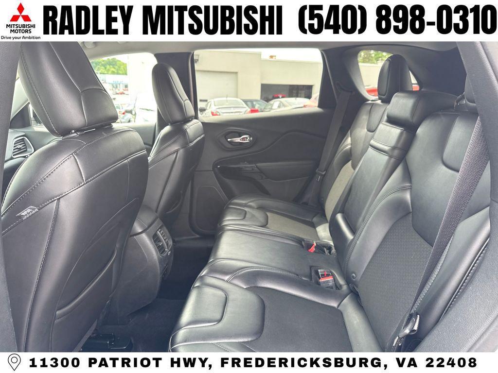 used 2019 Jeep Cherokee car, priced at $19,284