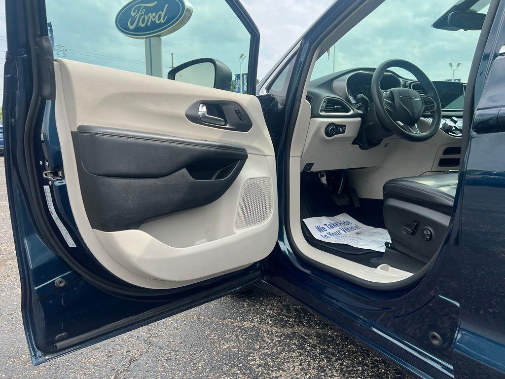 used 2023 Chrysler Pacifica car, priced at $24,247