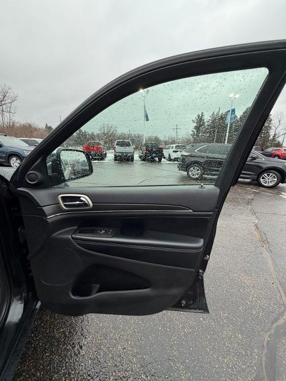 used 2016 Jeep Grand Cherokee car, priced at $14,500