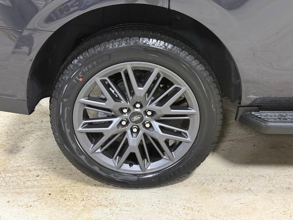 new 2026 Ford Expedition car, priced at $82,015