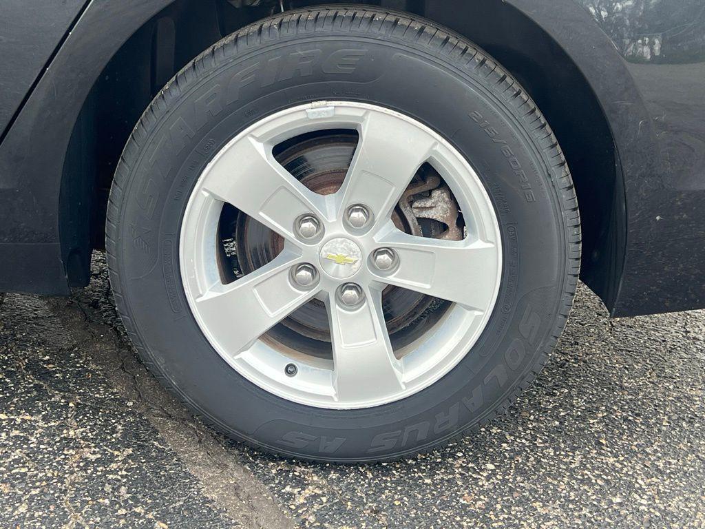 used 2015 Chevrolet Malibu car, priced at $9,401