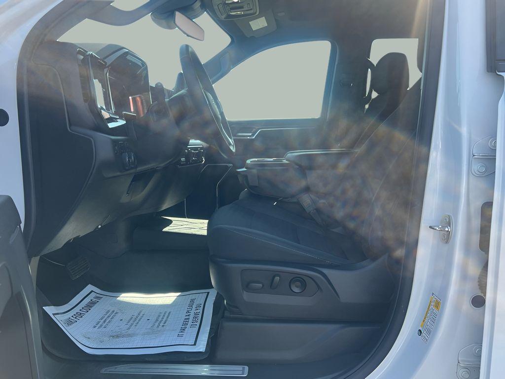 used 2024 Chevrolet Silverado 1500 car, priced at $40,997