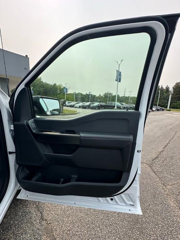 new 2025 Ford F-150 car, priced at $52,290