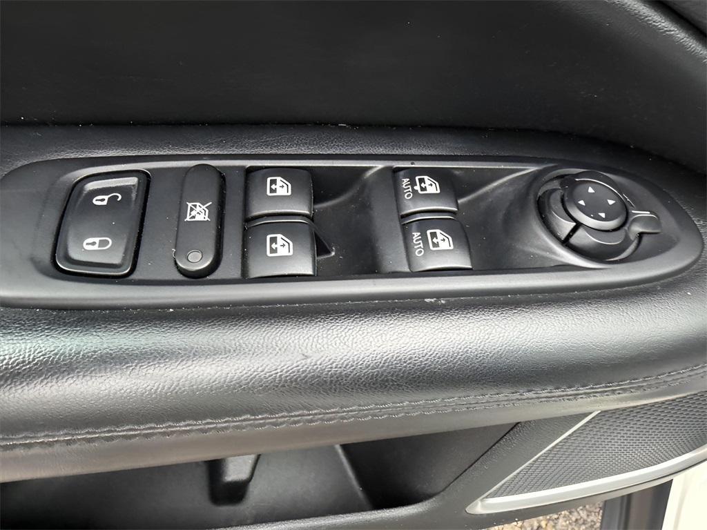 used 2020 Jeep Compass car, priced at $18,525