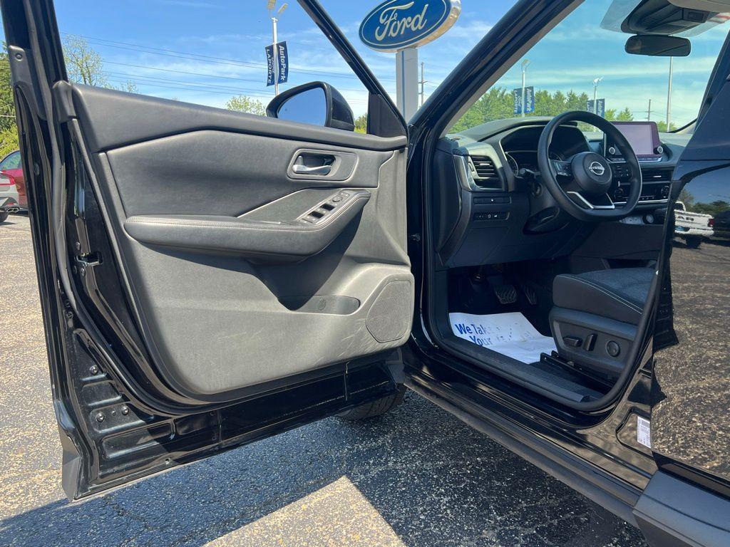 used 2024 Nissan Rogue car, priced at $22,247