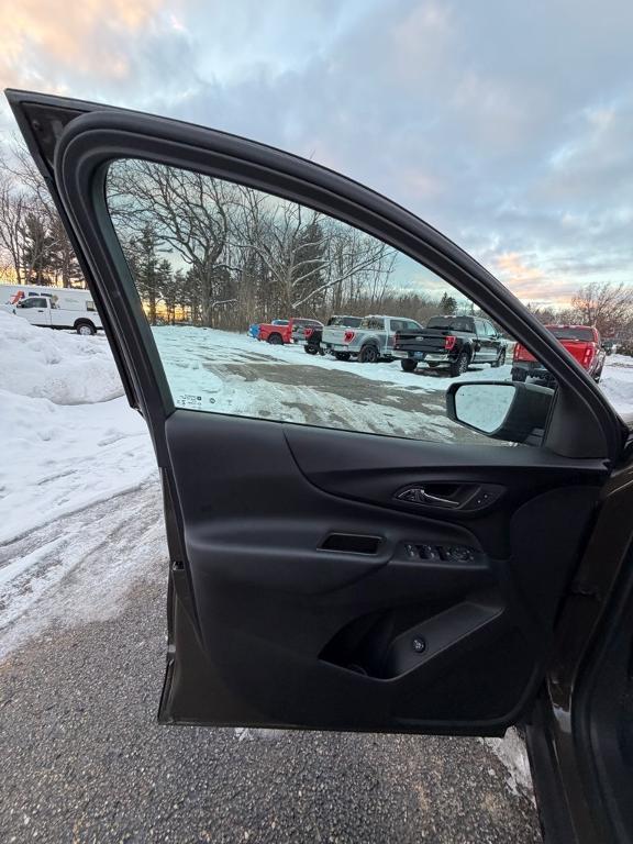 used 2024 Chevrolet Equinox car, priced at $24,777