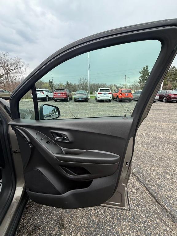 used 2022 Chevrolet Trax car, priced at $17,987