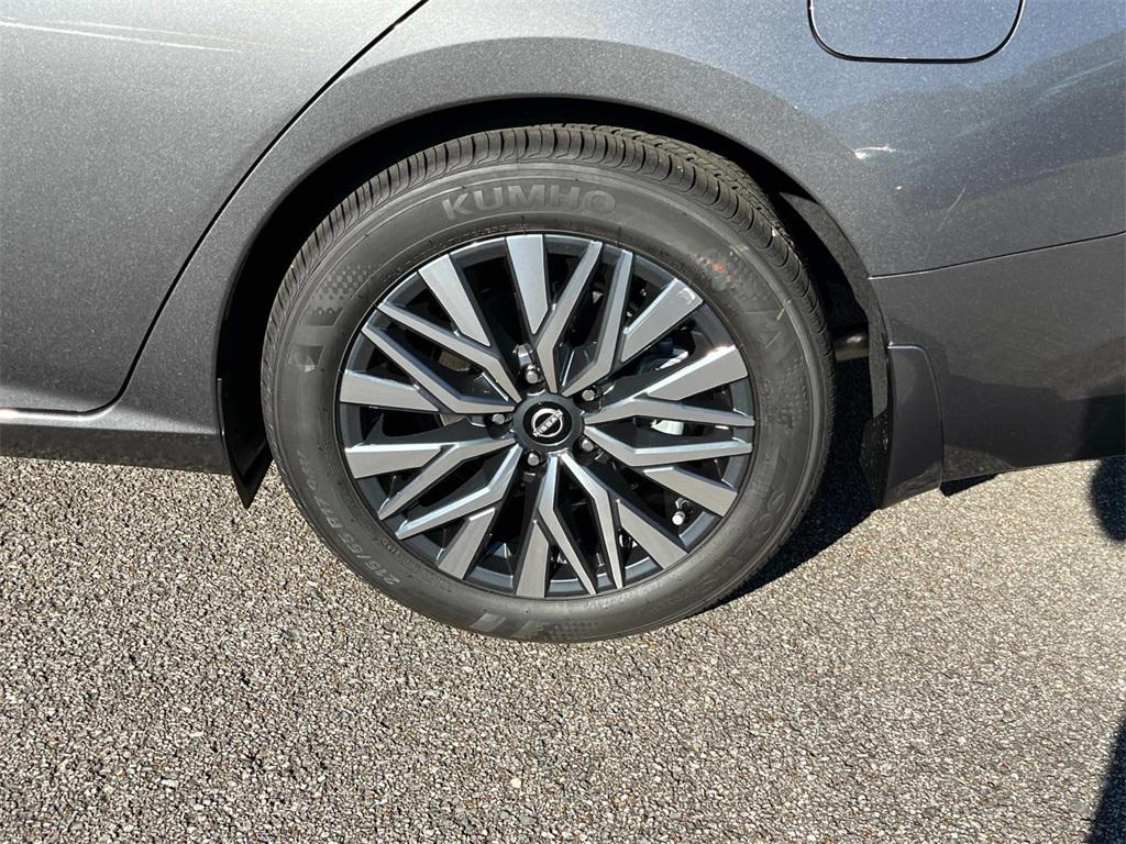 new 2025 Nissan Altima car, priced at $24,996