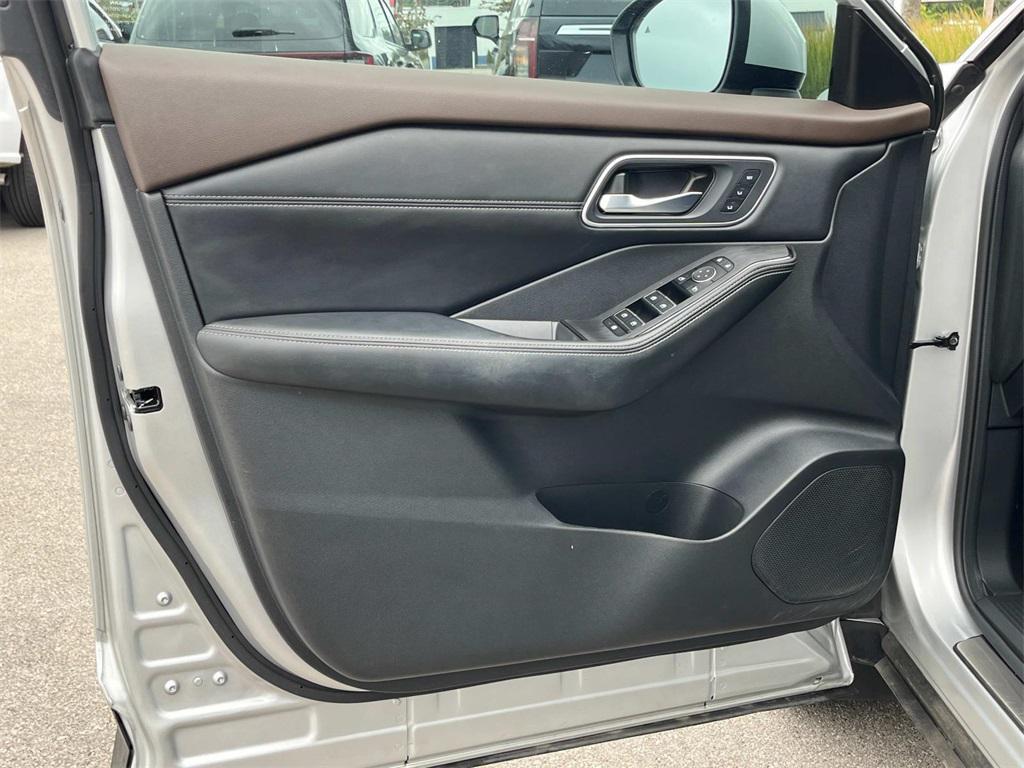 2023 Brilliant Silver Metallic Nissan Rogue