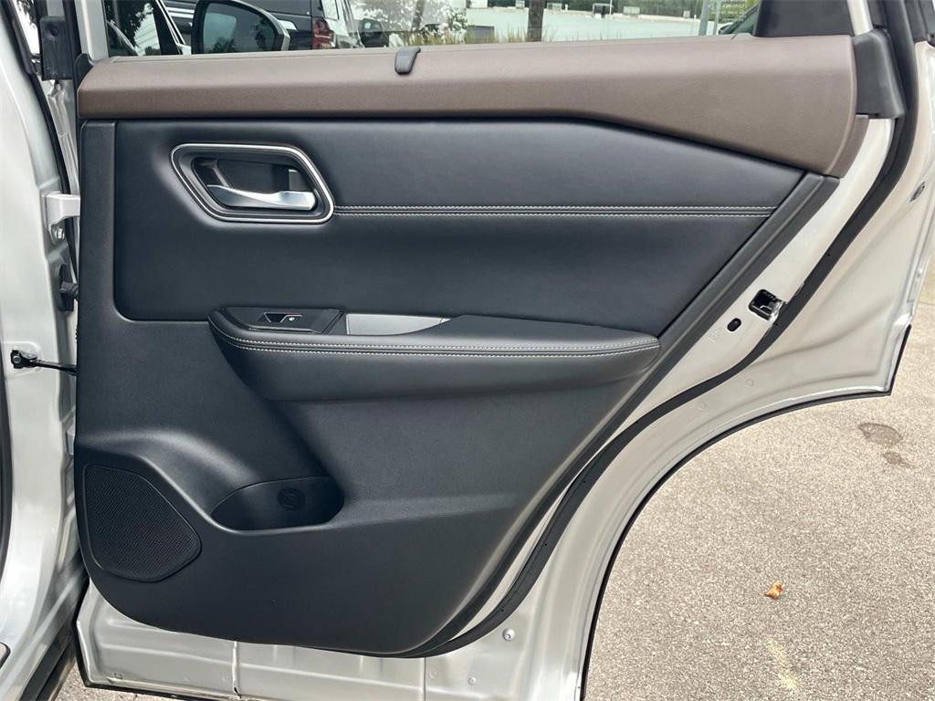 2023 Brilliant Silver Metallic Nissan Rogue