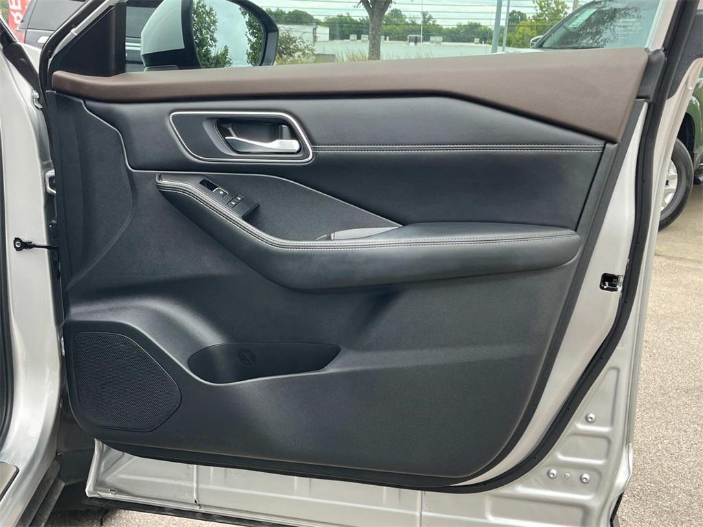 2023 Brilliant Silver Metallic Nissan Rogue