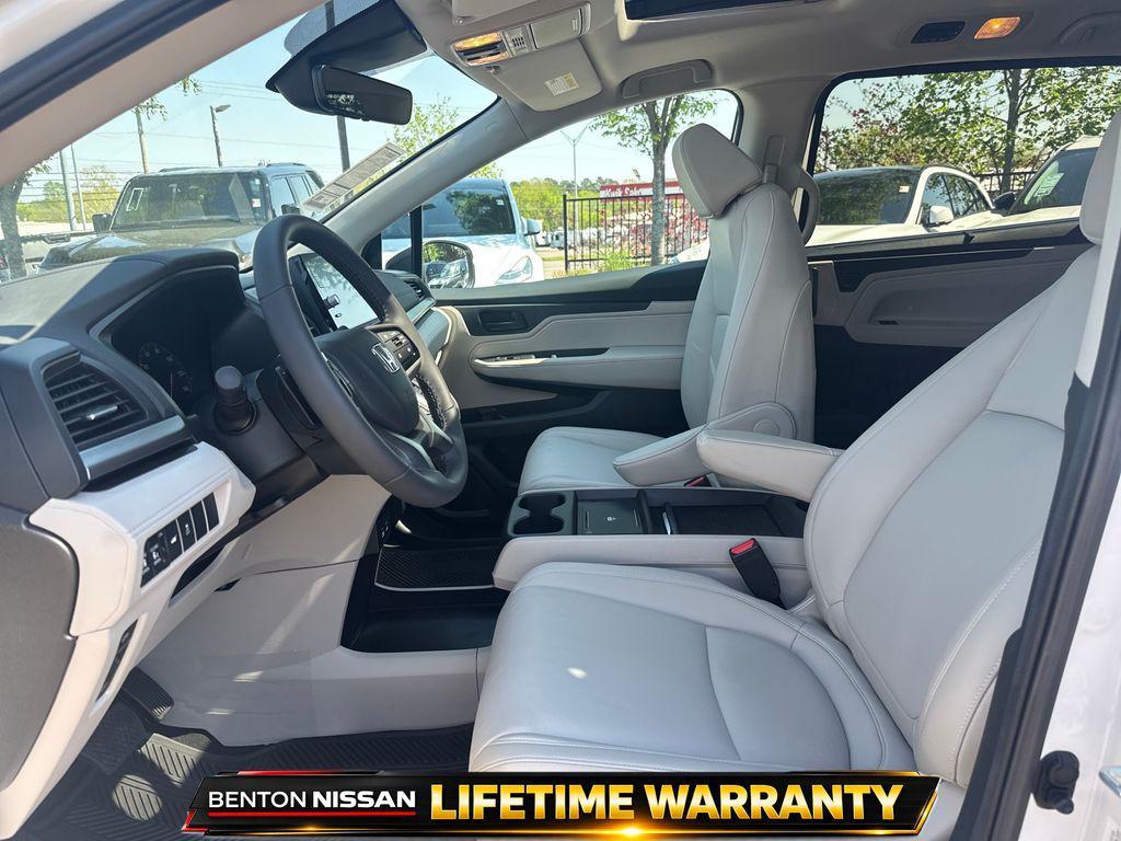 used 2025 Honda Odyssey car, priced at $38,950