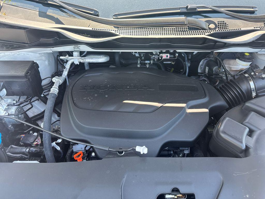 used 2025 Honda Odyssey car, priced at $38,950