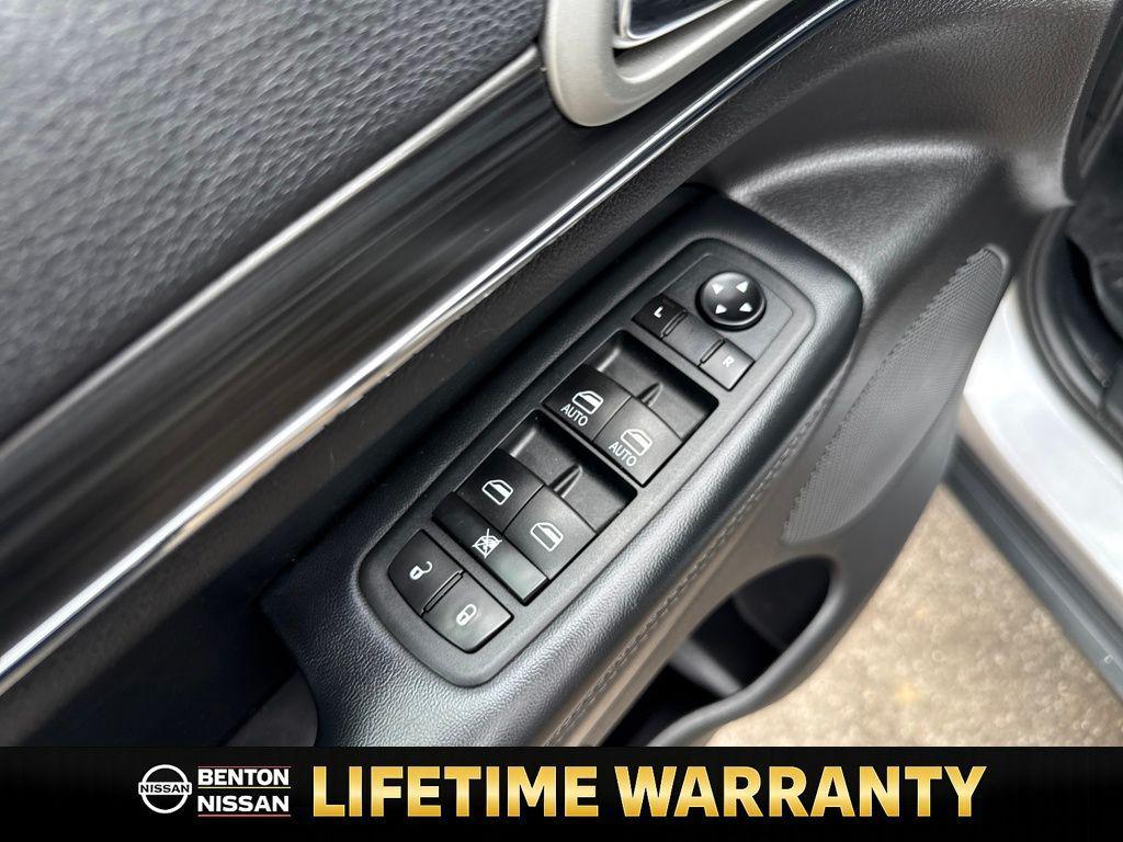 used 2019 Jeep Grand Cherokee car, priced at $15,302