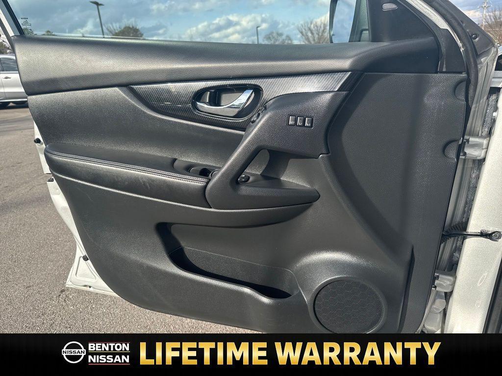 used 2019 Nissan Rogue car, priced at $18,756