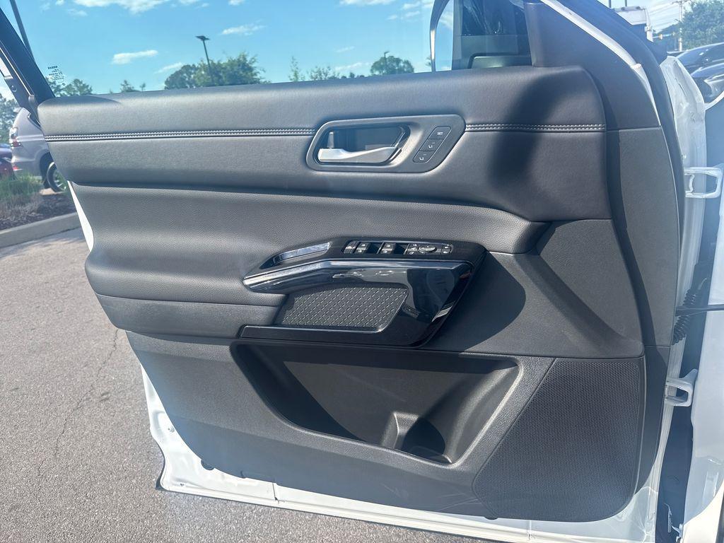 new 2026 Nissan Pathfinder car, priced at $45,330