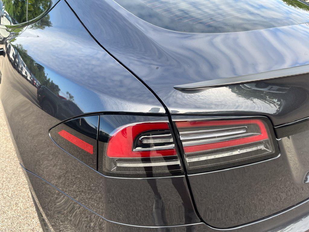Tesla Model S view 39