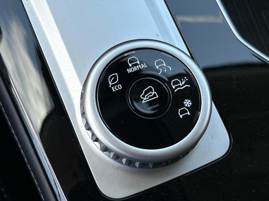 new 2025 Mitsubishi Outlander car, priced at $39,300