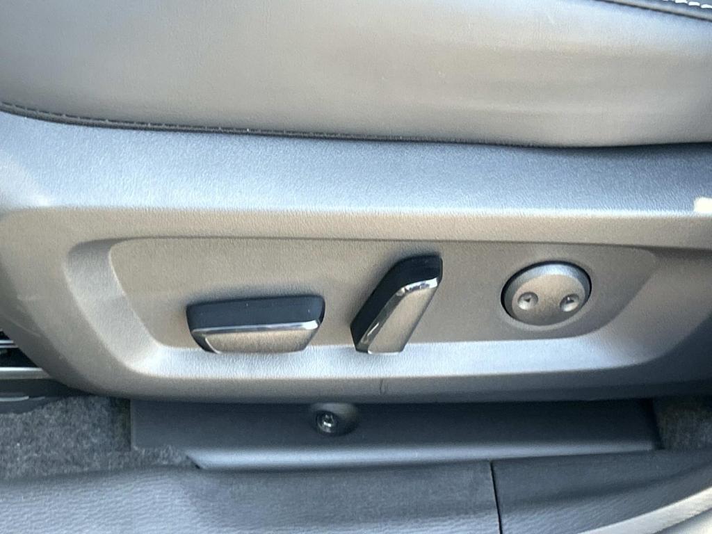 new 2025 Mitsubishi Outlander car, priced at $36,995