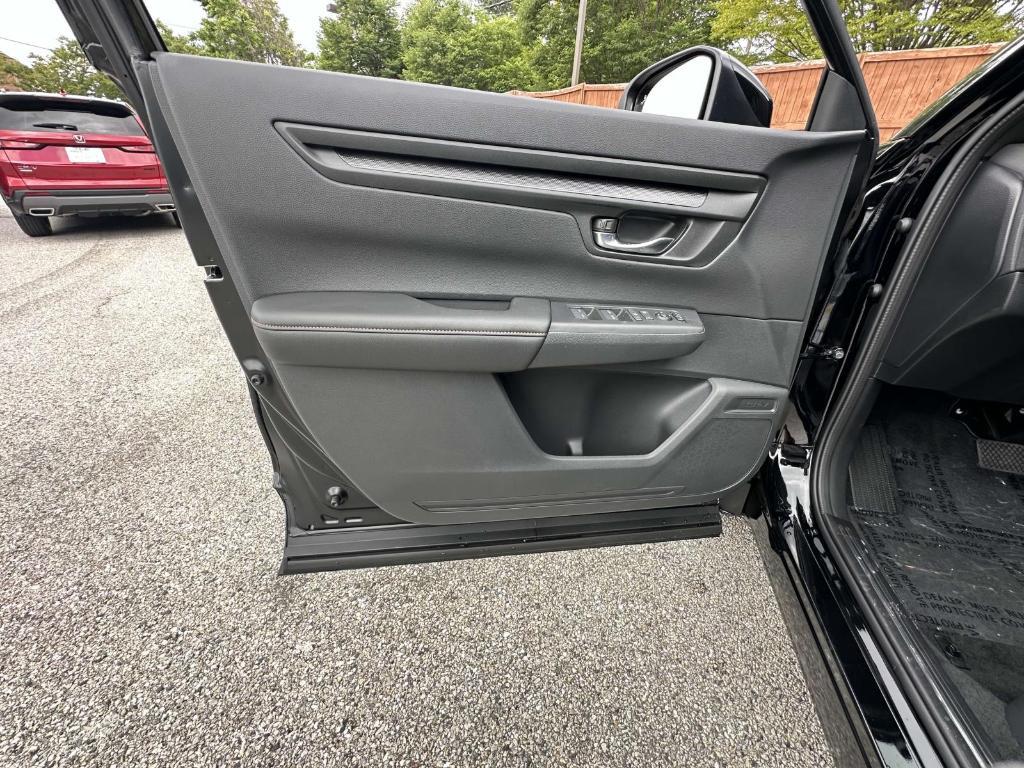 new 2026 Honda CR-V Hybrid car, priced at $40,195