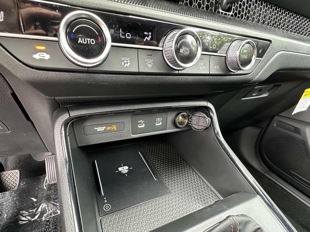 new 2026 Honda CR-V Hybrid car, priced at $40,195