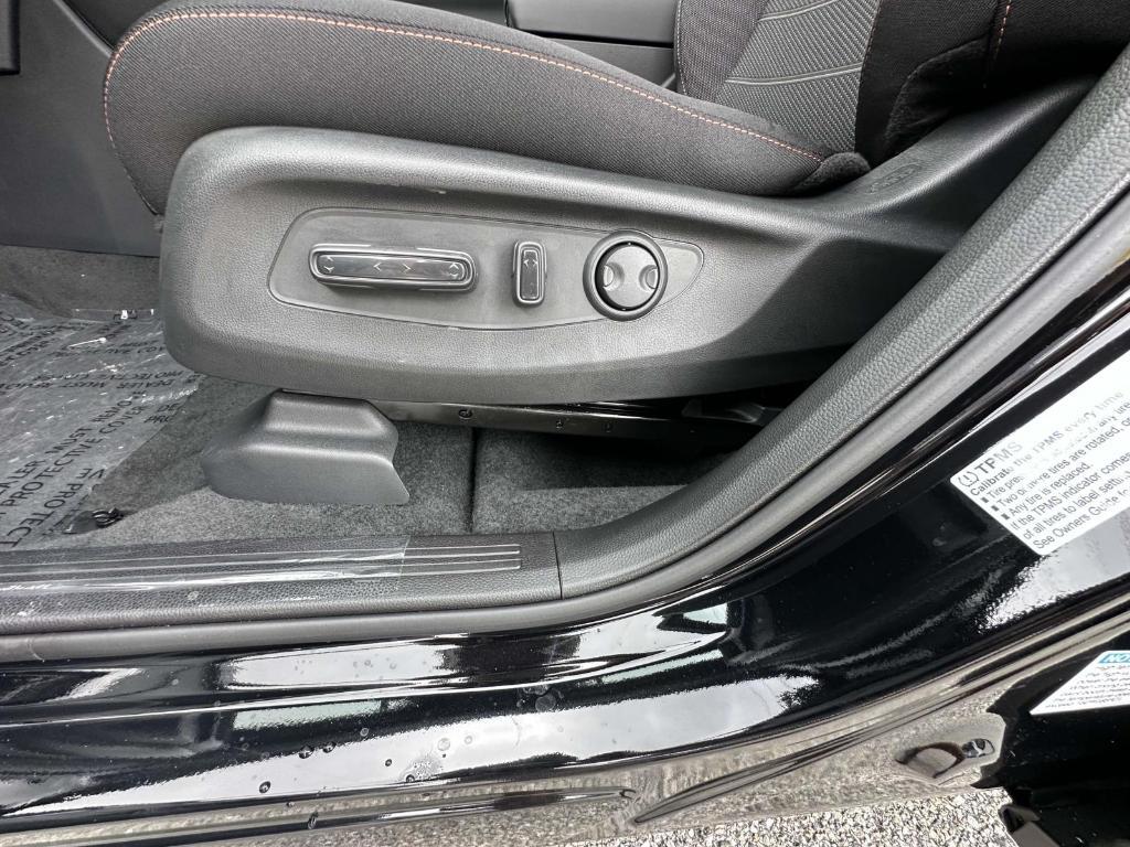 new 2026 Honda CR-V Hybrid car, priced at $40,195