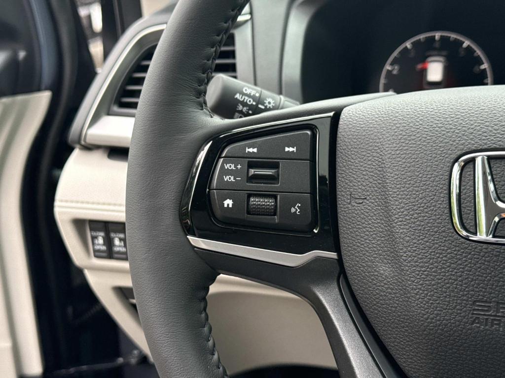 new 2026 Honda Odyssey car, priced at $44,885