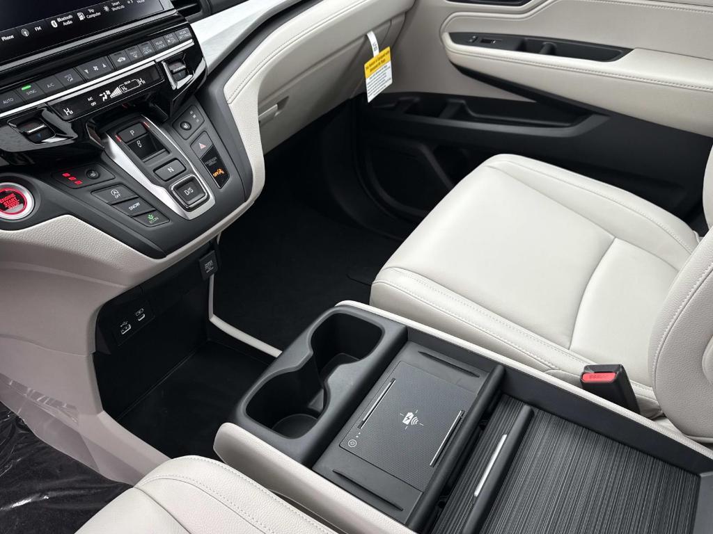 new 2026 Honda Odyssey car, priced at $44,290