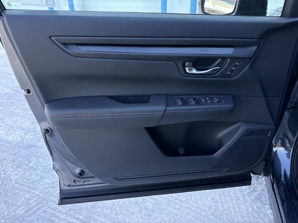 new 2026 Honda CR-V Hybrid car, priced at $41,675