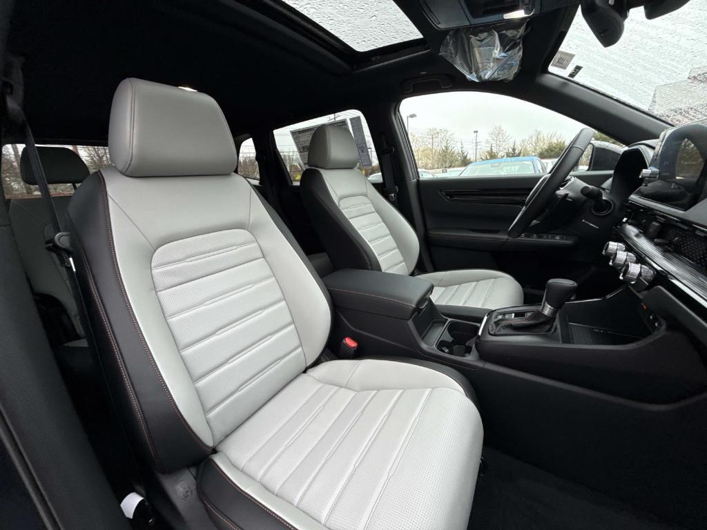 new 2026 Honda CR-V Hybrid car, priced at $44,000