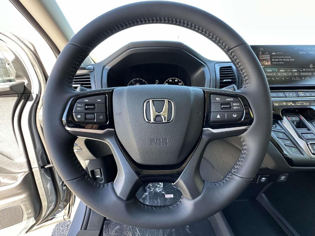 new 2026 Honda Odyssey car, priced at $49,810