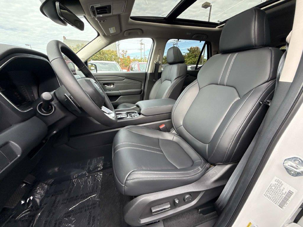 new 2026 Honda Pilot car, priced at $50,793